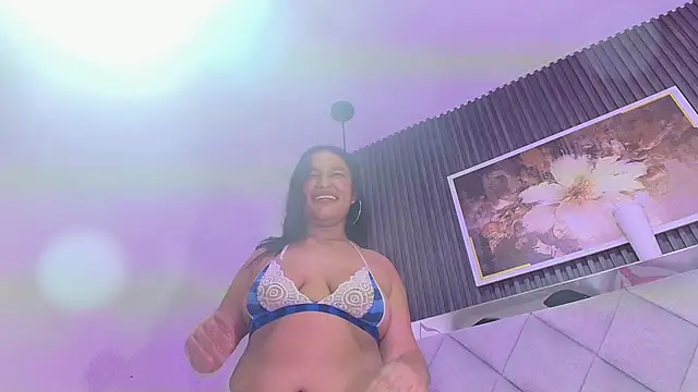 Sara_Chanel_ live