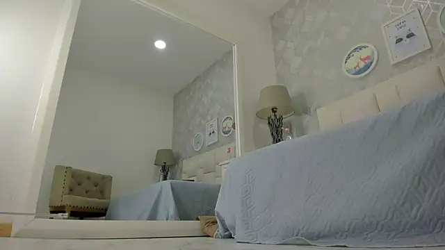 naia_cox live