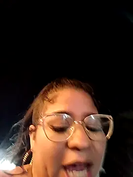 Yelly live