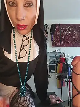 freyamoret live