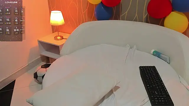 Victoria_Madore live