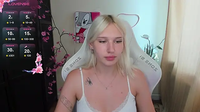 EvelinaLuu live