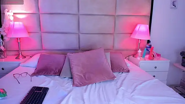 Adara_Muller live