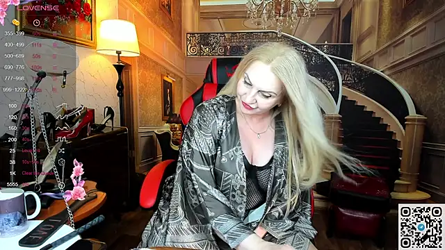 Nina_Devillle live