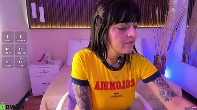 Liz_grey_ live