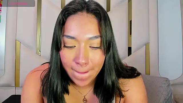IsabellRodriguez18 live