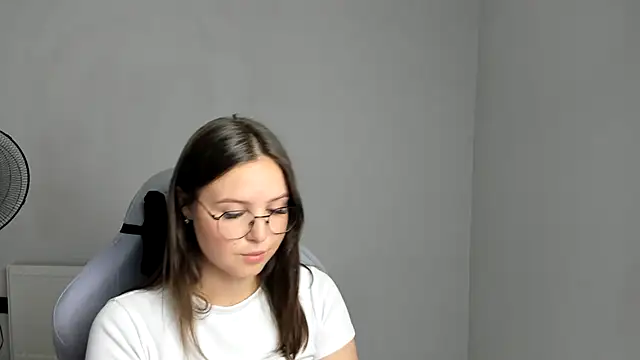 Regina_cute_ live