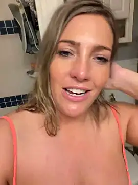 hollyharmd live