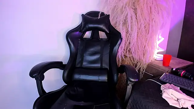 CristineRainn_ live