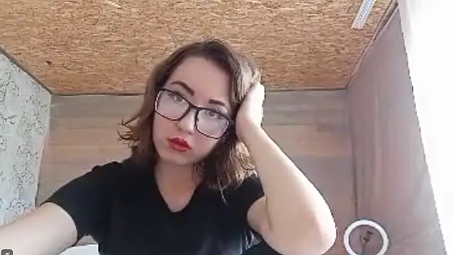 OliviaMoment live