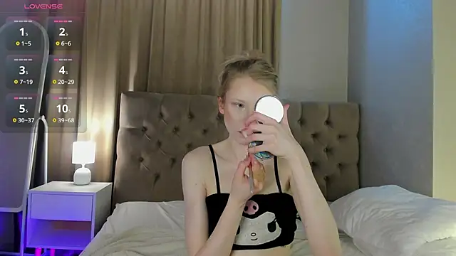Esme_Runn live