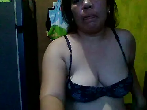 sweet_lhyn live