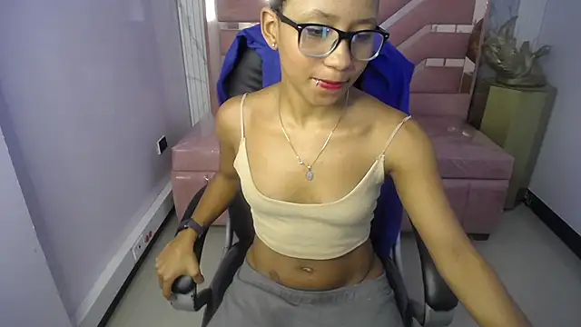 LauraKail_ch live