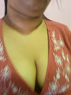Ravina_patil1 live