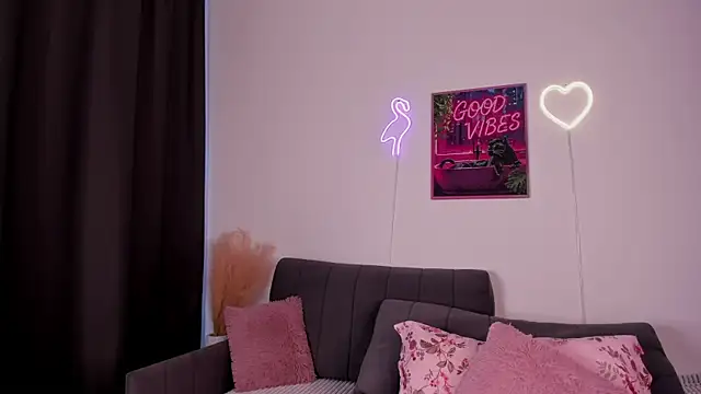 naomi_asian live
