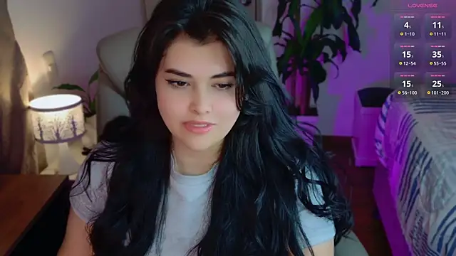 Nannicutee live