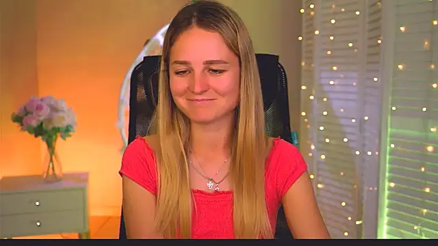 DeboraLarson live