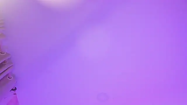 Millieskinny18 live