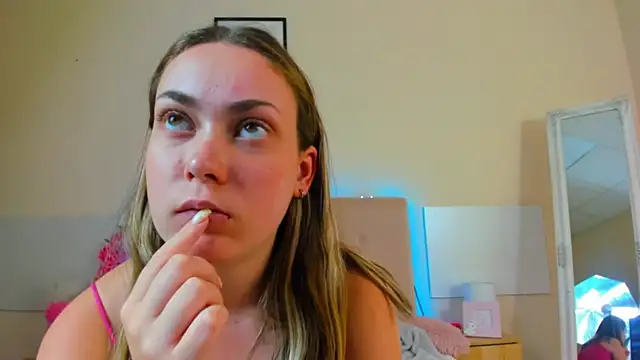 MelanieCuty live