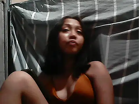 Yours_AsianPinayGirl18 live