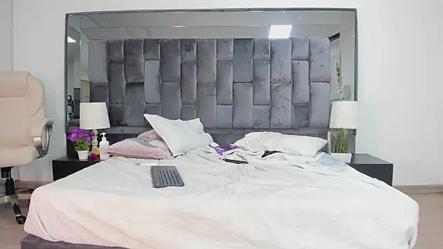 Ashly_bloom_ live