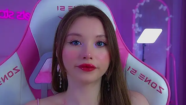 KeiraAsti live