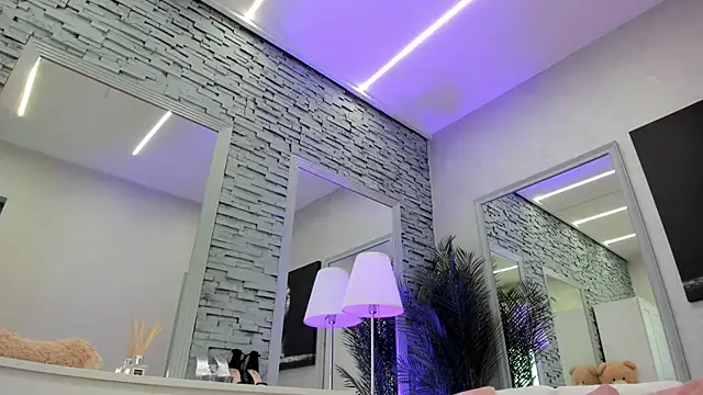 Reina_Cummings live