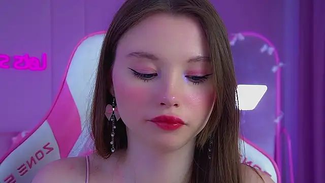 KeiraAsti live