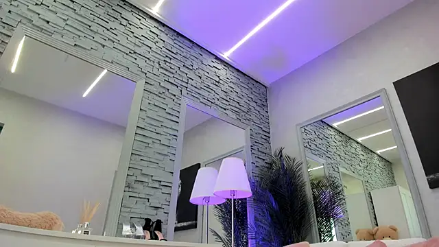 Reina_Cummings live