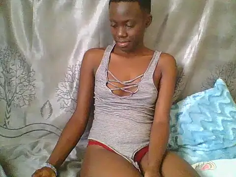 Tish_Leylah live