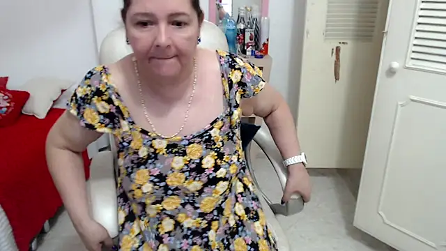 leonela_69 live