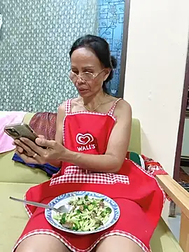 Mama_Eva_1 live