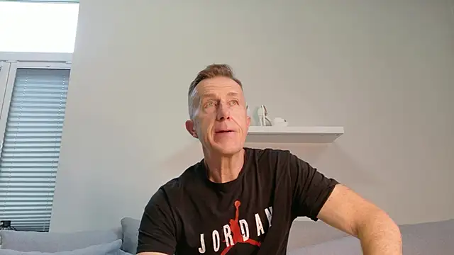 amy_loves_to_be_teased live