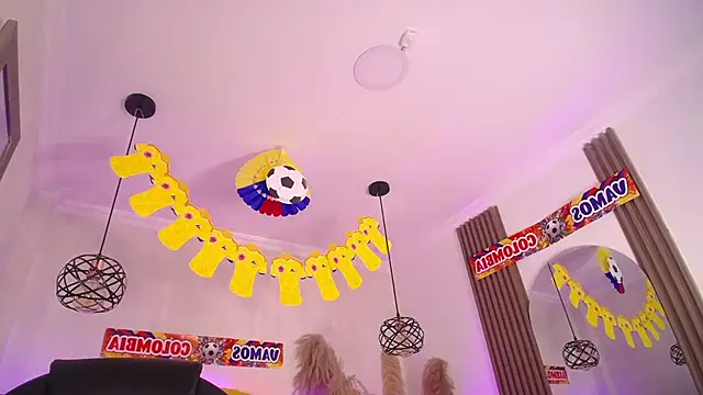 Amara_Davis1 live