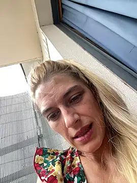 Bellalolahot live