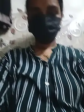 Hotqueen444 live