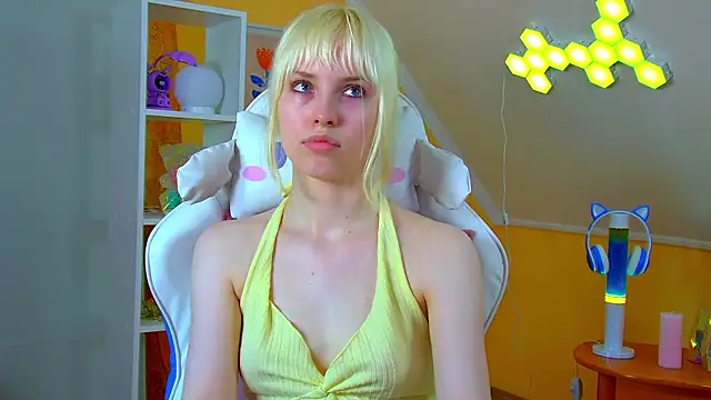 HannahHollis live