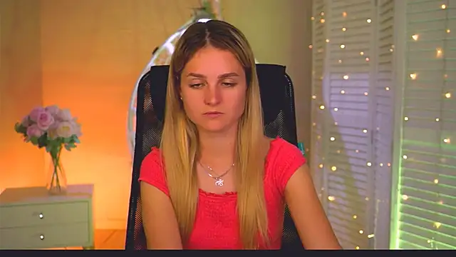 DeboraLarson live