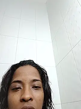 Pauline_Fox live