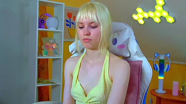 HannahHollis live