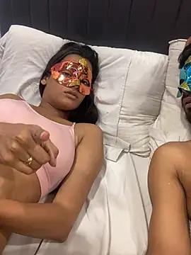 Priyanka011 live