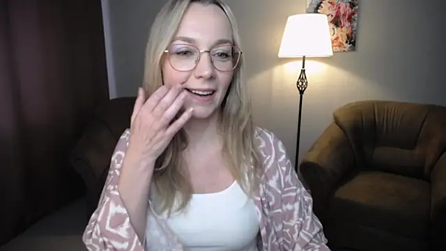 Ava_Elior live