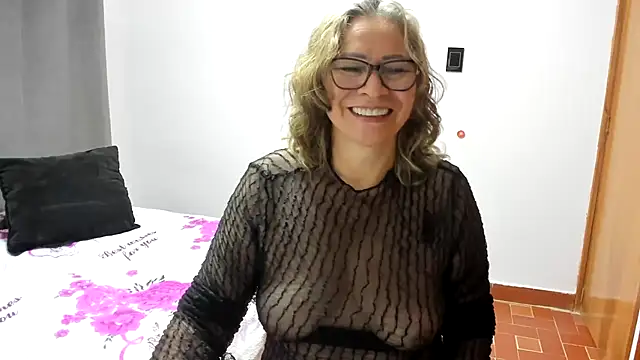 Carlaa-69 live