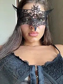 Mia_Cannon live