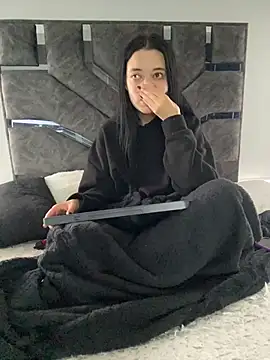 Isabella_21x live