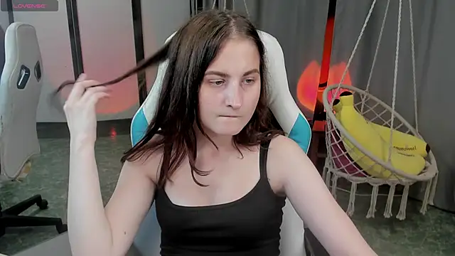 KiraDuvall live
