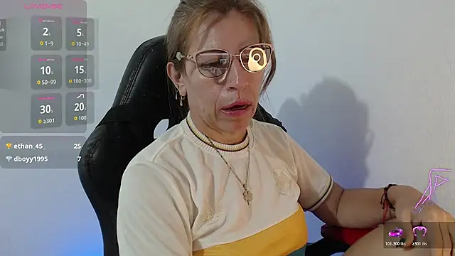 Chayla_Ruiz live
