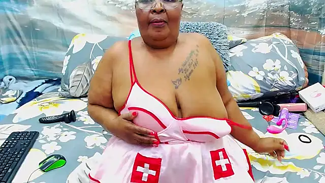 MatureMilfxxx live