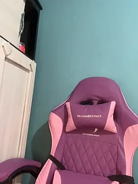 April_Becker live