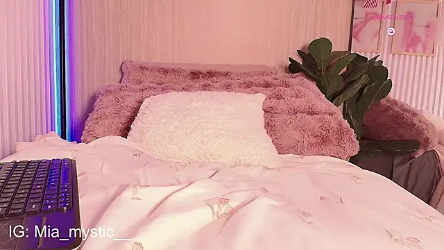 Mia_mystic_ live